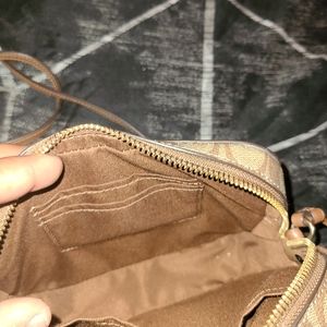 Crossbody Coach purse